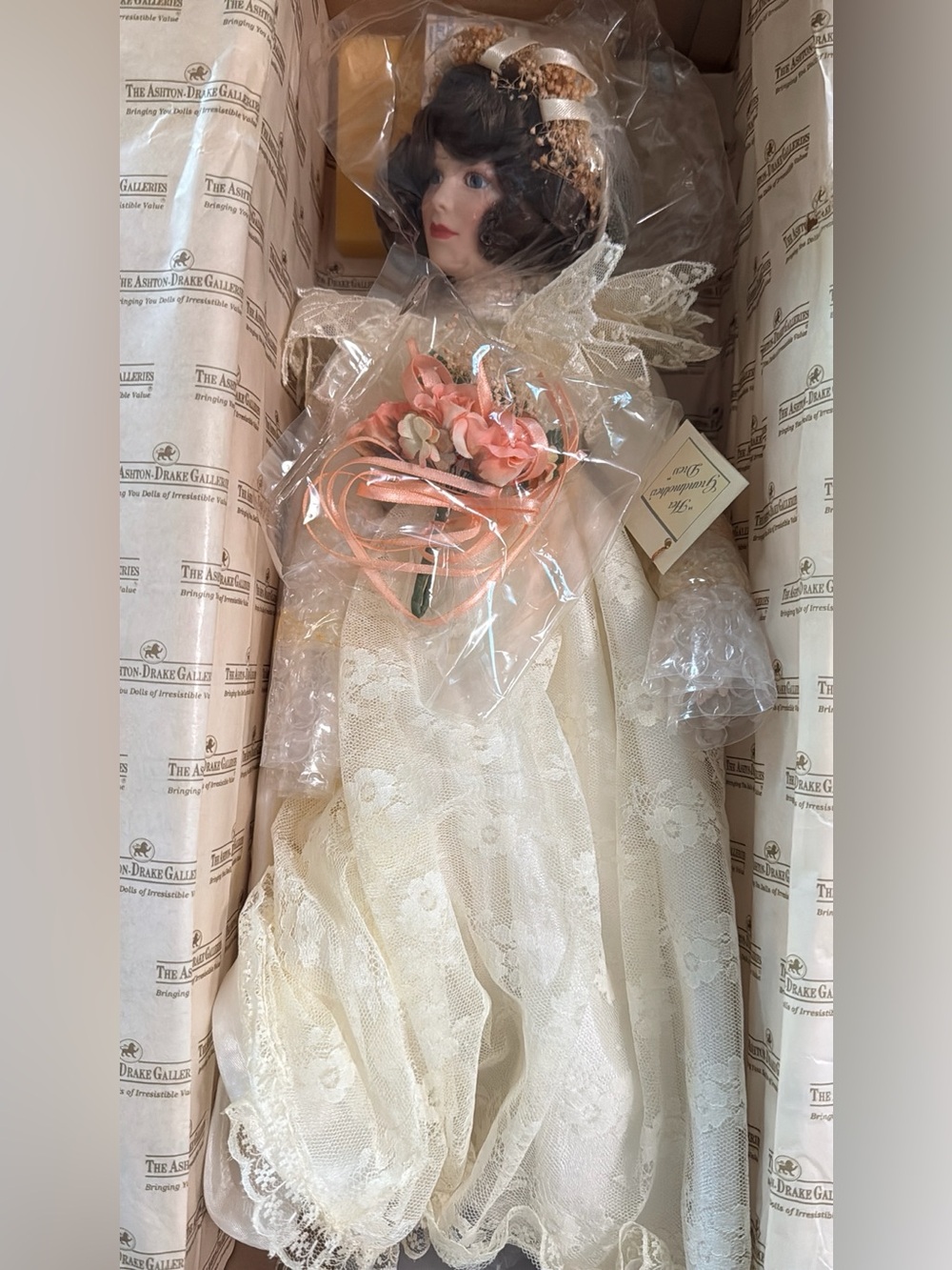 Vintage 1982 Ashton-Drake βHer Grandmotherβs Dressβ Porcelain Doll (NIB)